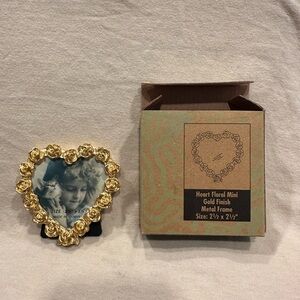Gold Floral Heart Mini Frame
